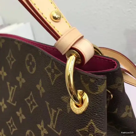 Vuitton Louis MM GRACEFUL 0504